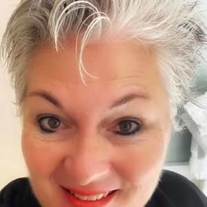 Meet your Posher, Pam